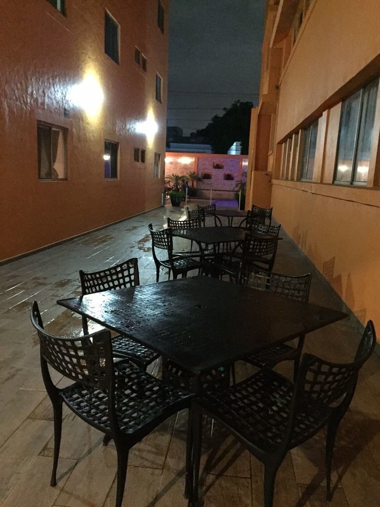 Hotel Grand Reyes Monterrey Bagian luar foto