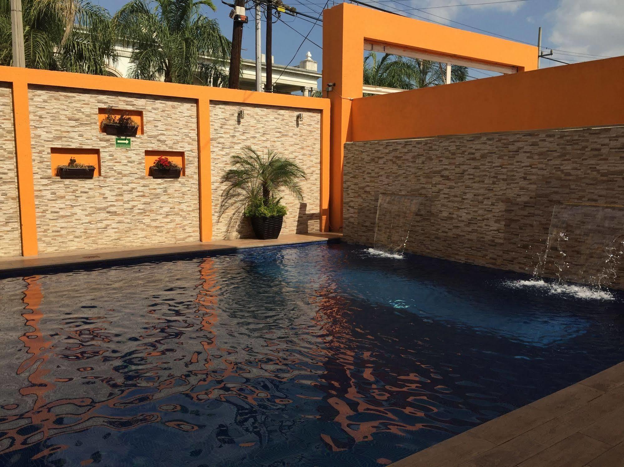 Hotel Grand Reyes Monterrey Bagian luar foto
